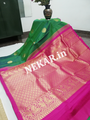 Picture of Borderless Bottle Green and Pink Pure Soft Silk Saree